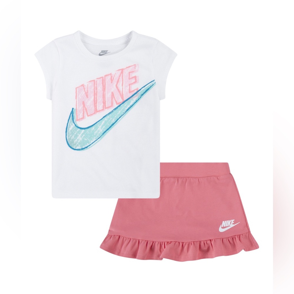 NWT Nike 2 Piece 💖💖